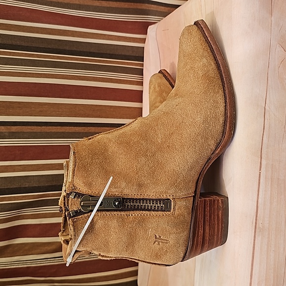 Fyre ankle cut boots. - Picture 4 of 11